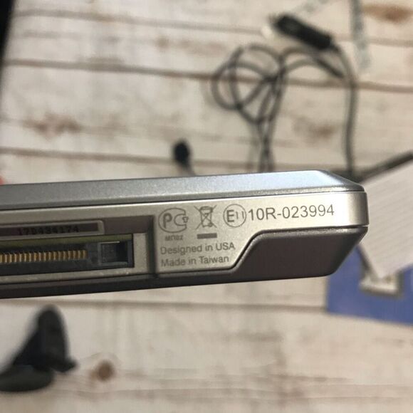 Garmin Nuvi 750 Travel Assistant Navigation Personal GPS - Picture 4 of 12